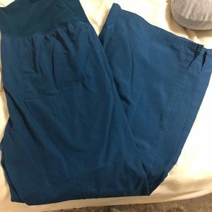 Maternity scrubs
